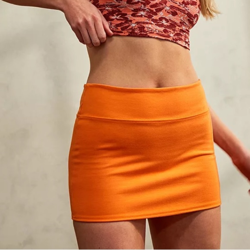 NWOT Urban Outfitters Peachy Low-rise Mini Skirt